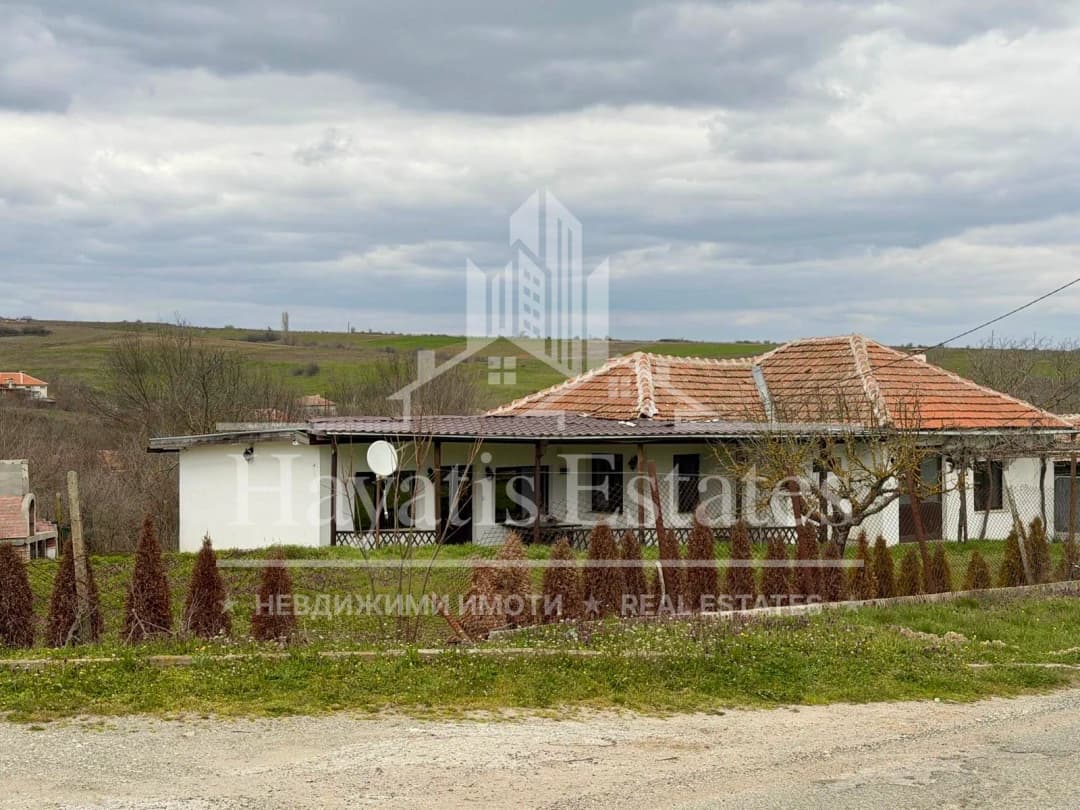 Уютен ваканционен дом за продажба в с. Студена