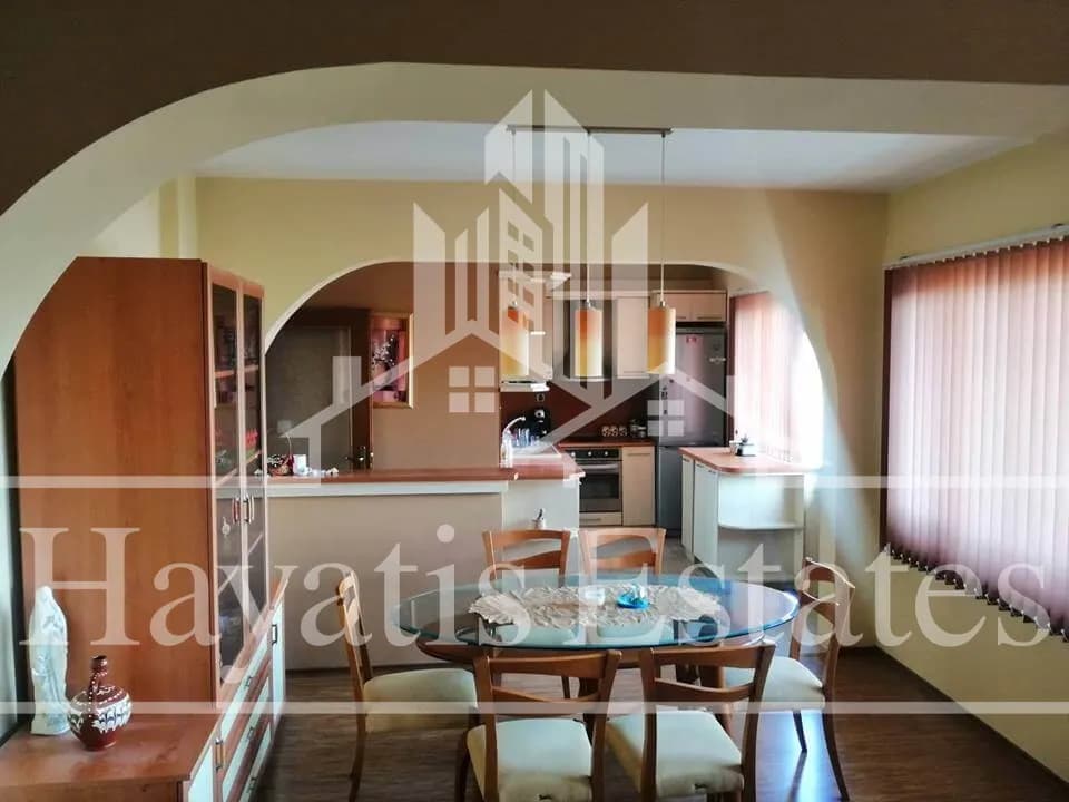 Четиристаен апартамент под наем