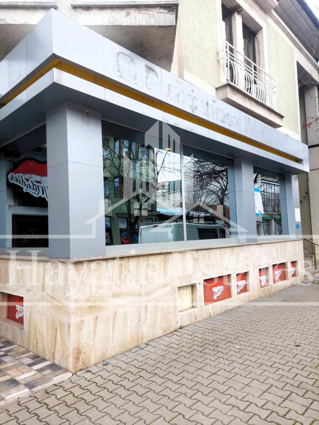 Търговско помещение под наем в идеален център