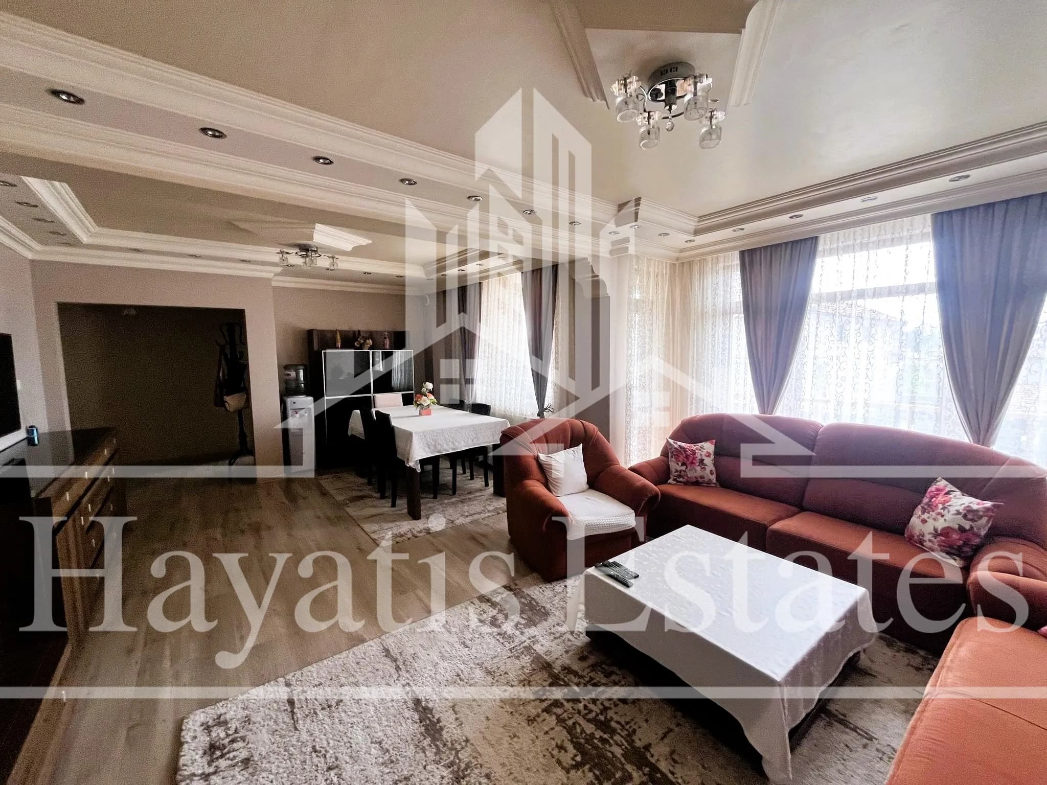 Луксозна къща с партерен етаж и таван за продажба