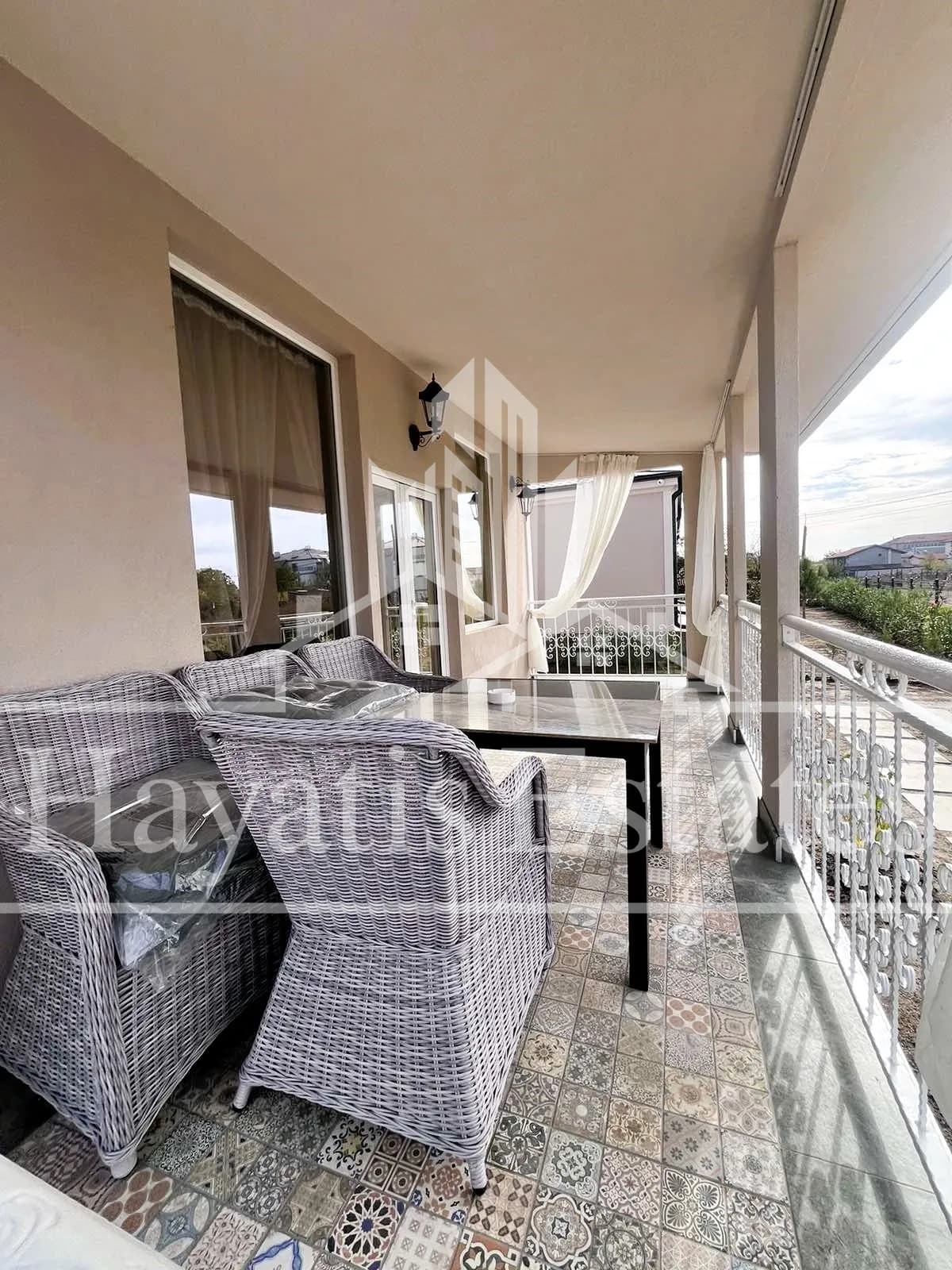 Едноетажна луксозна къща под наем