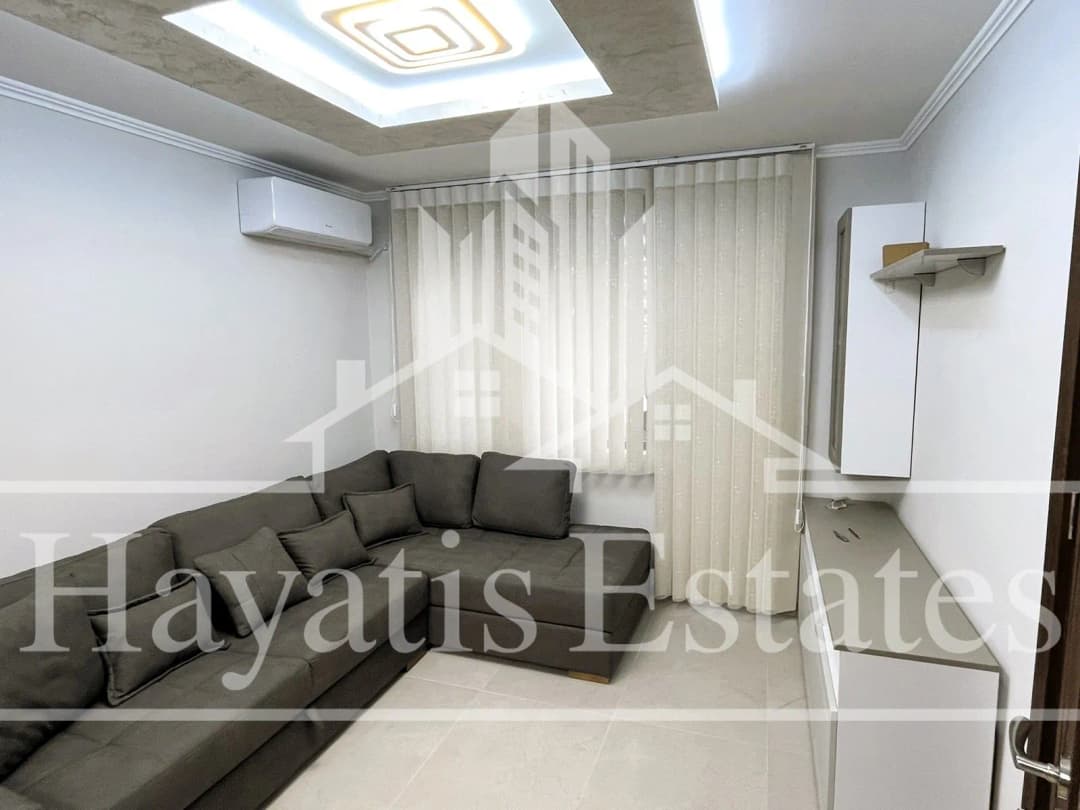 Двустаен апартамент под наем в широк център