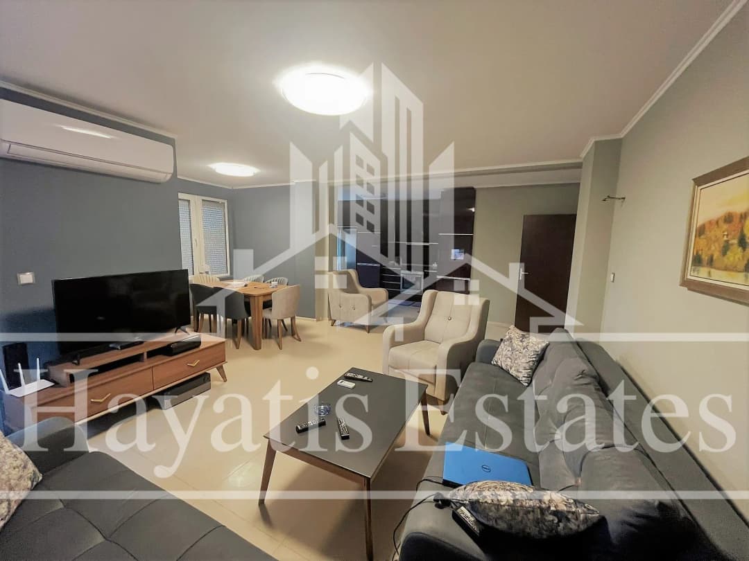 Луксозно обзаведен апартамент за продажба