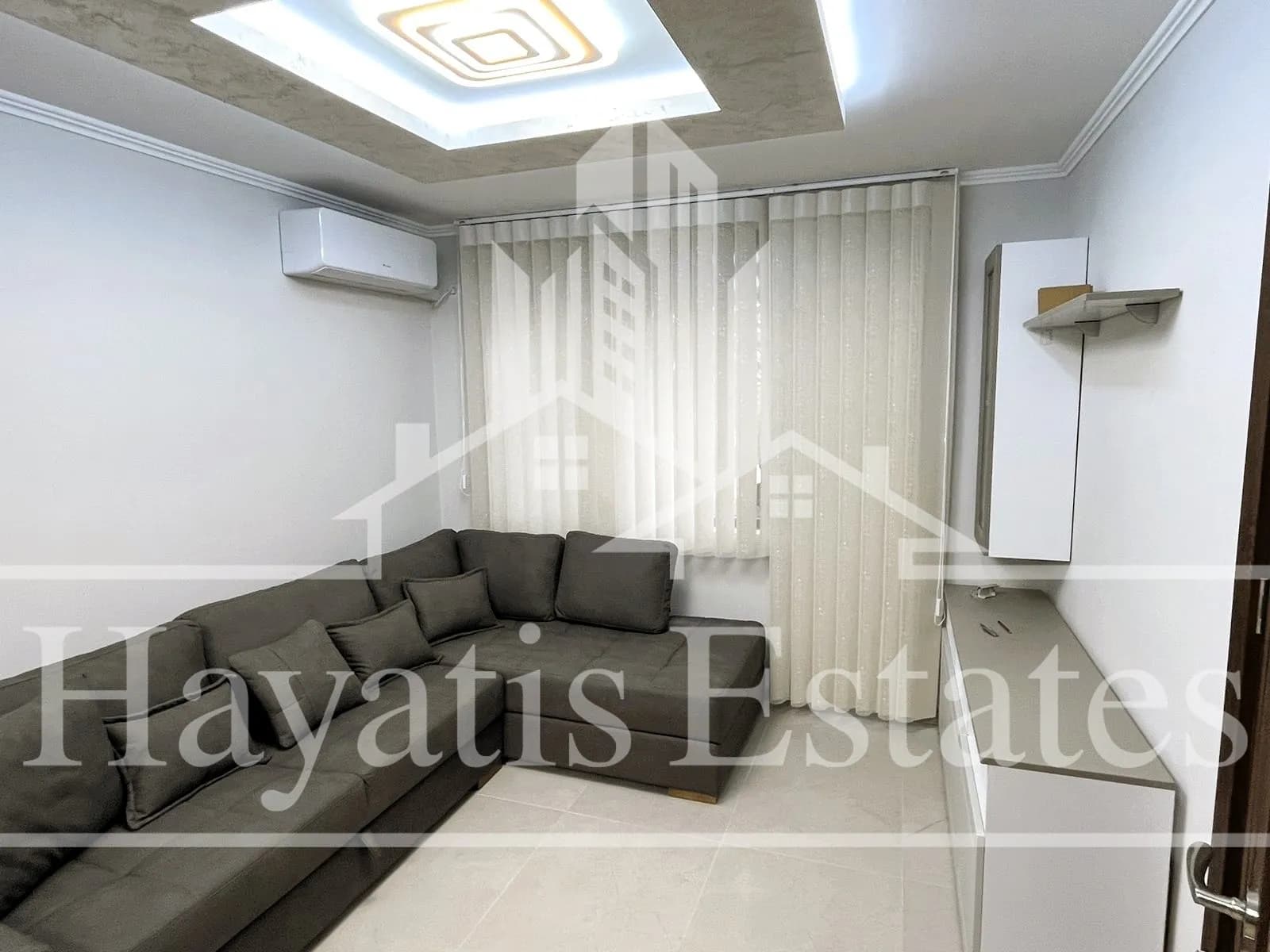 Двустаен апартамент под наем в широк център