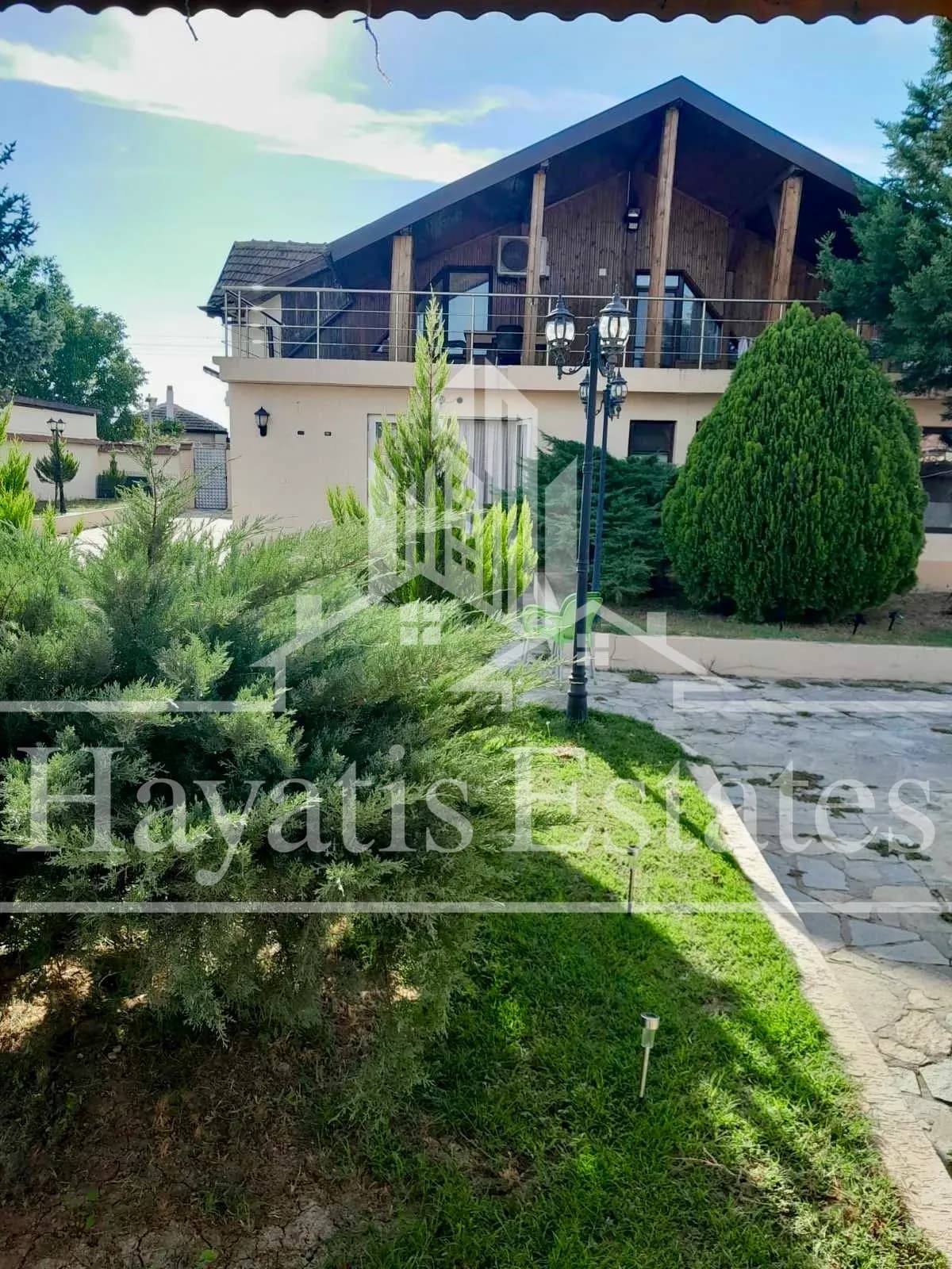 Двуетажна къща под наем в с. Генералово